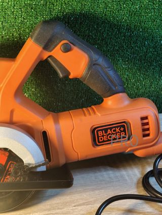 Mini sierra circular con cable BLACK+DECKER