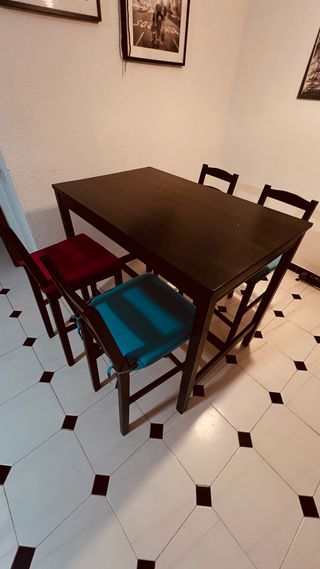 Mesa alta roble negra con 4 sillas