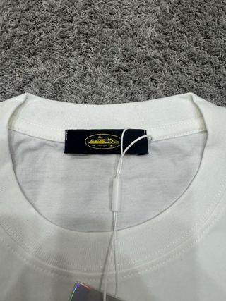 Camiseta Corteiz Blanca Logo Gráfico