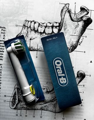 Due testine nuove crossaction spazzolino OralB