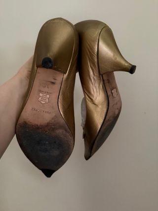 Zapatos Pura Lopez dorados