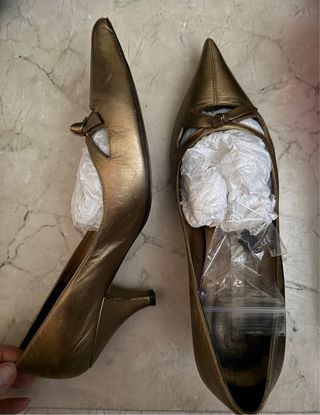 Zapatos Pura Lopez dorados