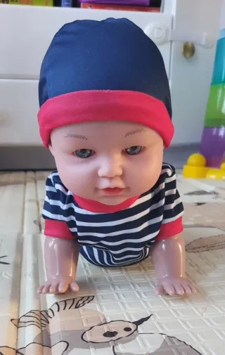 Muñeco bebé gateando