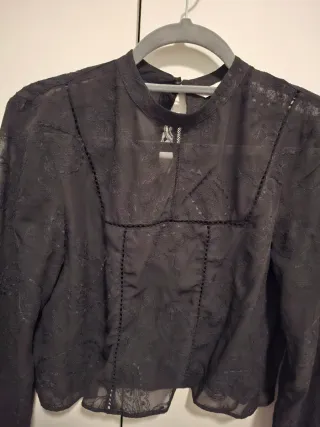 Camisa negra bordada