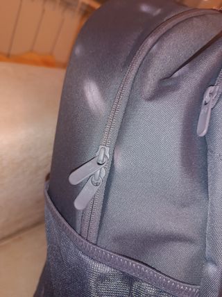 Mochila Under Armour Hustle Gris