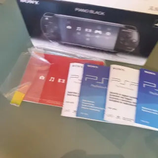 Caja PSP-2004 PB Piano Black Sony