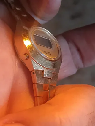 Reloj Digital Vintage Timex 80s Dorado