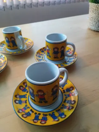 Juego 4 Tazas Café con Platos