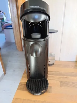 Cafetera Nespresso Vertuo Plus Negra