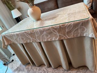 Mesa camilla con cristal y tela