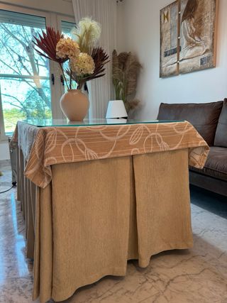 Mesa camilla con cristal y tela