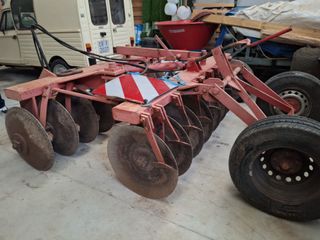 Grada 18 discos hidráulica con transporte