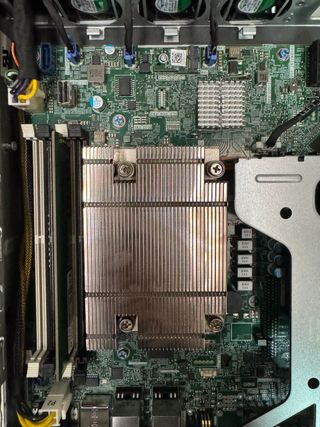 DELL POWEREDGE R250 4xLFF, 1x E-2314, 16GB RAM