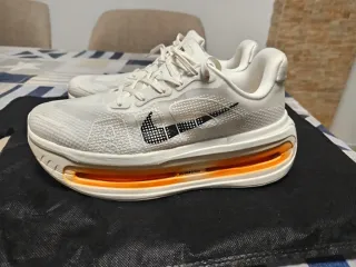 Nike Vomero Premium Blancas Naranja