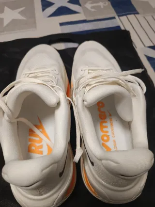 Nike Vomero Premium Blancas Naranja