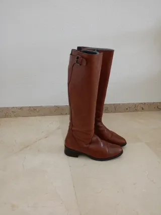 Botas altas de cuero marrones