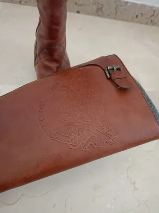 Botas altas de cuero marrones