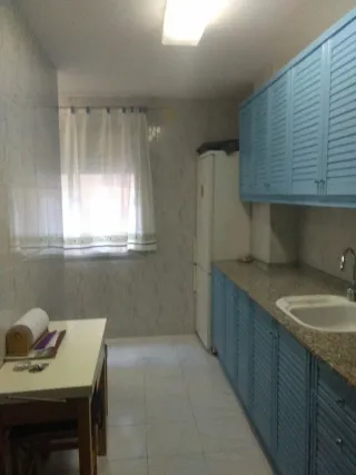 Se vende piso en barrio sagrada familia.