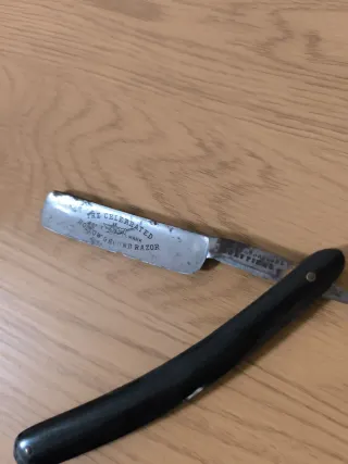 Lotto di 4 antichi coltellini da barbiere MOLTO RARI