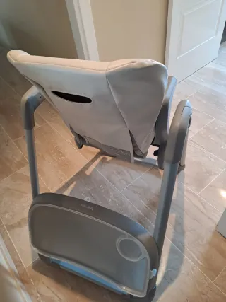 Trona Inglesina Portátil Evolutiva. INGLESINA.