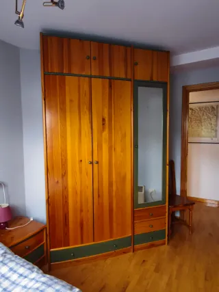 Rebajo dormitorio doble completo de madera maciza