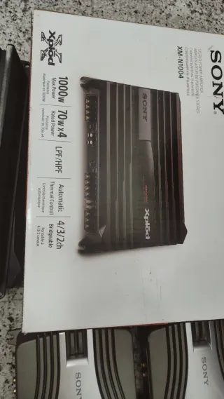 Equipo de Sonido Coche: 2 Subwoofers Infinity + Am