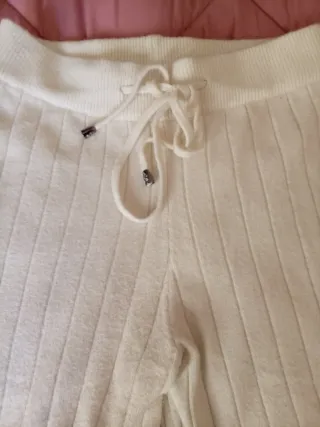 Pantaloni a coste bianchi