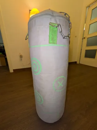 Saco de boxeo con cadenas