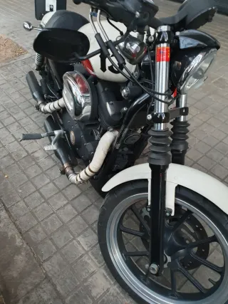 Harley Davidson 883 Superlow,