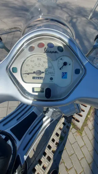 Vespa LX 125 Plata 2007 - 17.000 km