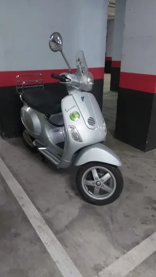 Vespa LX 125 Plata 2007 - 17.000 km