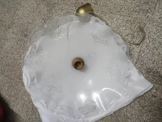 Lampadario sospeso oro e bianco
