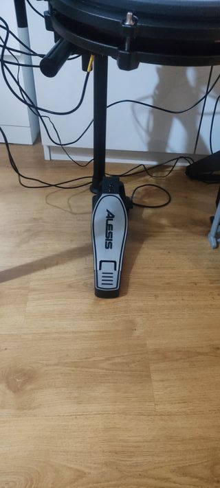 Batería Electrónica Alesis Nitro Max