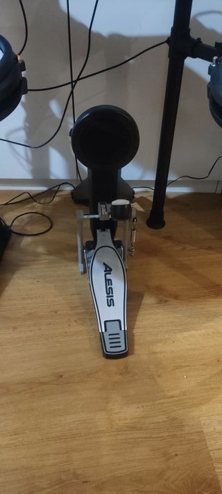 Batería Electrónica Alesis Nitro Max