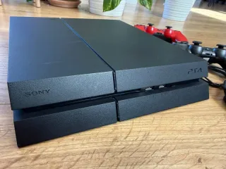 PS4 (PlayStation 4) Nera + FIFA 18