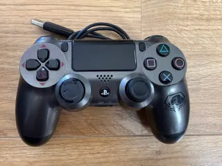 PS4 (PlayStation 4) Nera + FIFA 18