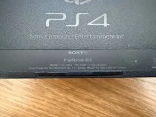 PS4 (PlayStation 4) Nera + FIFA 18