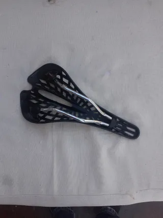 Sillín Vertu BTT / XC Negro