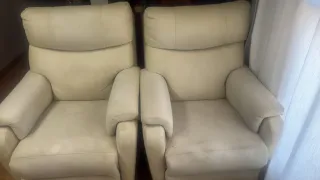 Se REGALAN 2 Sillones de Polipiel Beige