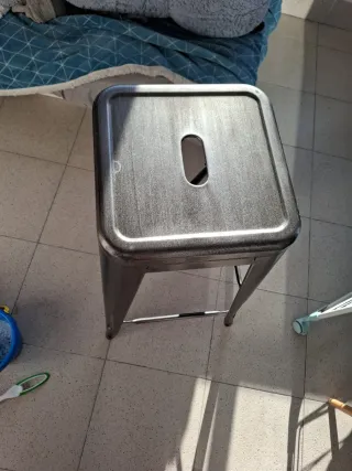 2 Taburete alto metálico