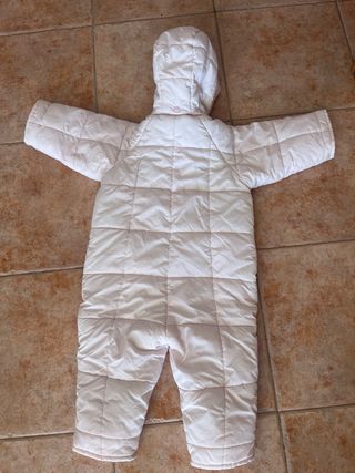 Mono de nieve para bebé blanco y rosa