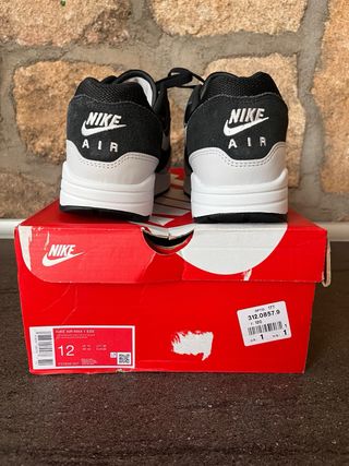 Nike Air Max 1 Zapatillas Negras y Blancas