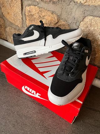 Nike Air Max 1 Zapatillas Negras y Blancas