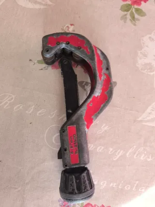 Cortatubos profesional