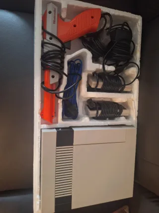 Nintendo NES Action Set Español Caja + Zapper