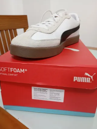 Zapatillas Puma Beige y Blancas