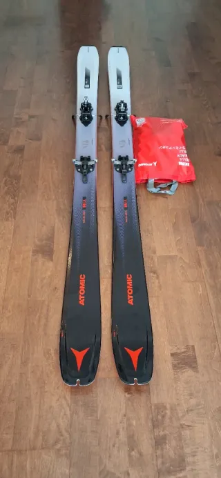 Esquís de travesía Atomic m + fijaciones + pieles