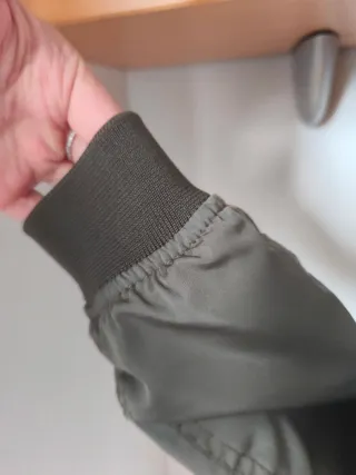 Chaqueta bomber Pull&Bear verde militar TS