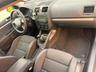 Volkswagen Golf 2004