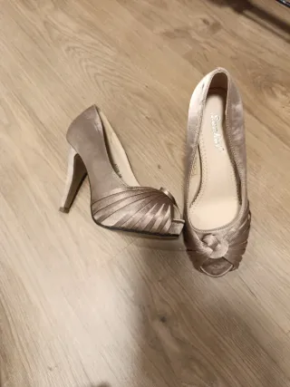 Zapatos de fiesta dorados talla 38